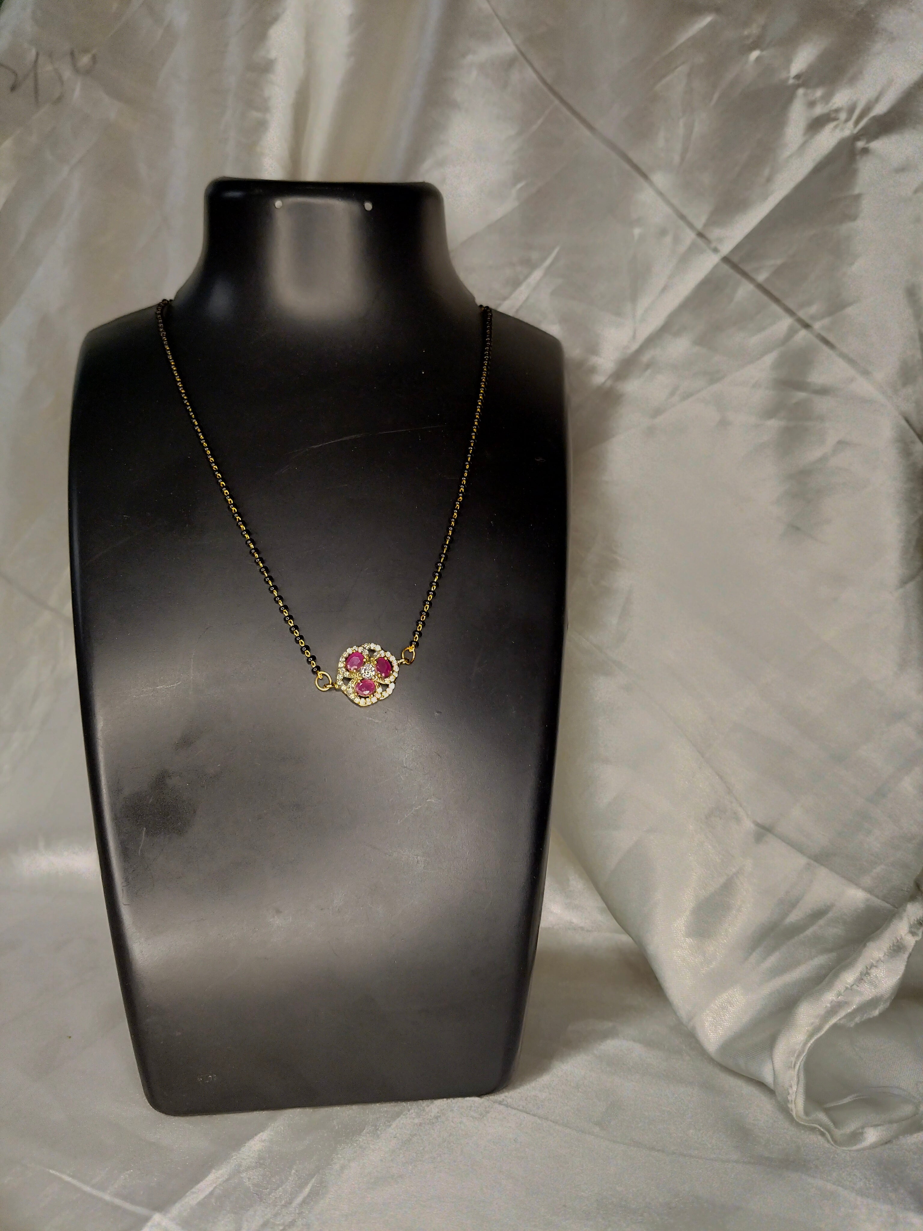 Black beads chain (nallapusalu)