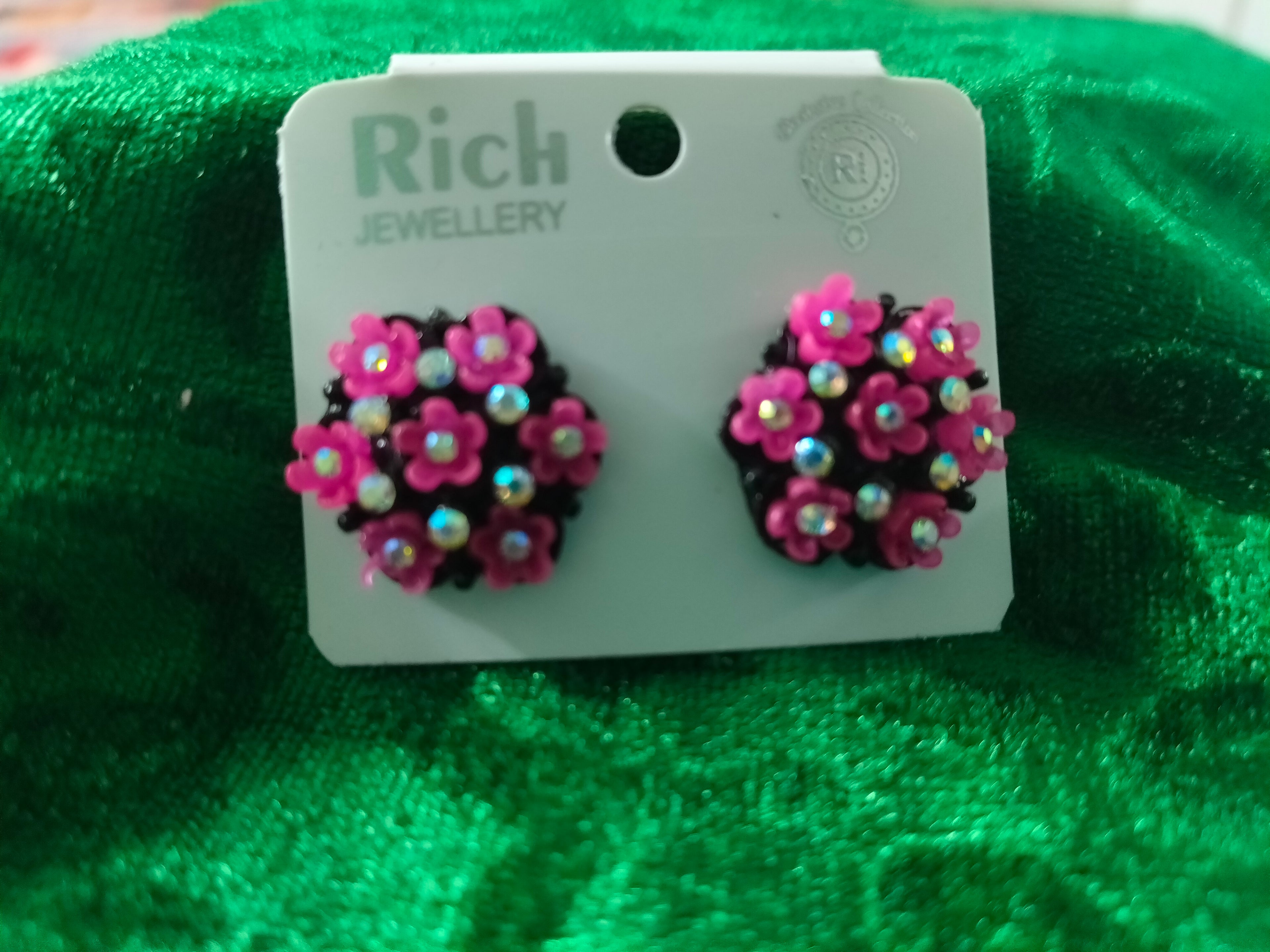 Stunning studs
