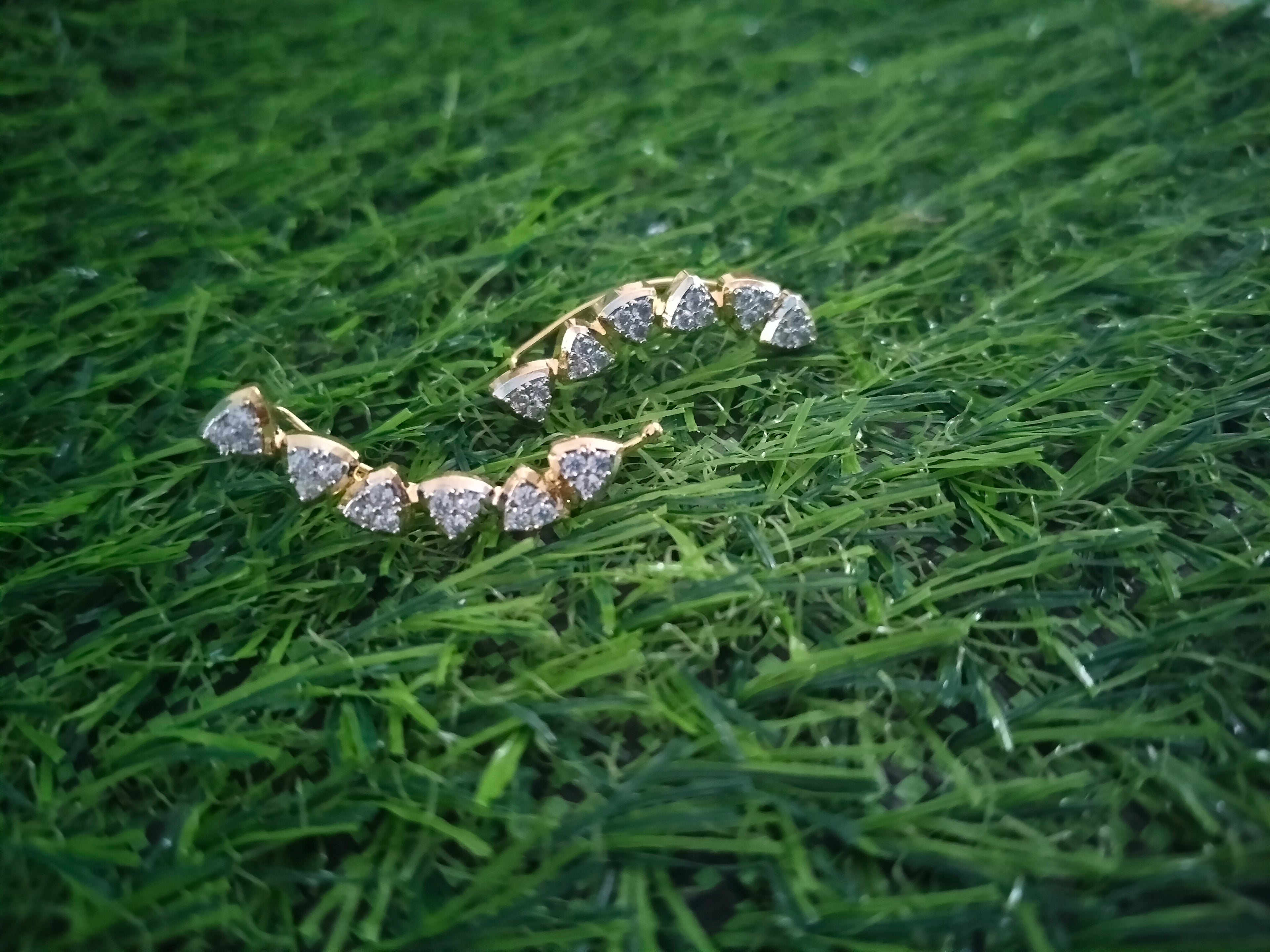 Ear cuffs (1 pair)