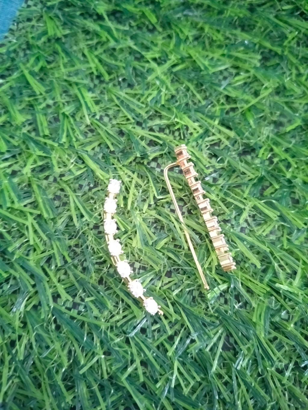 Ear cuffs (1 pair)