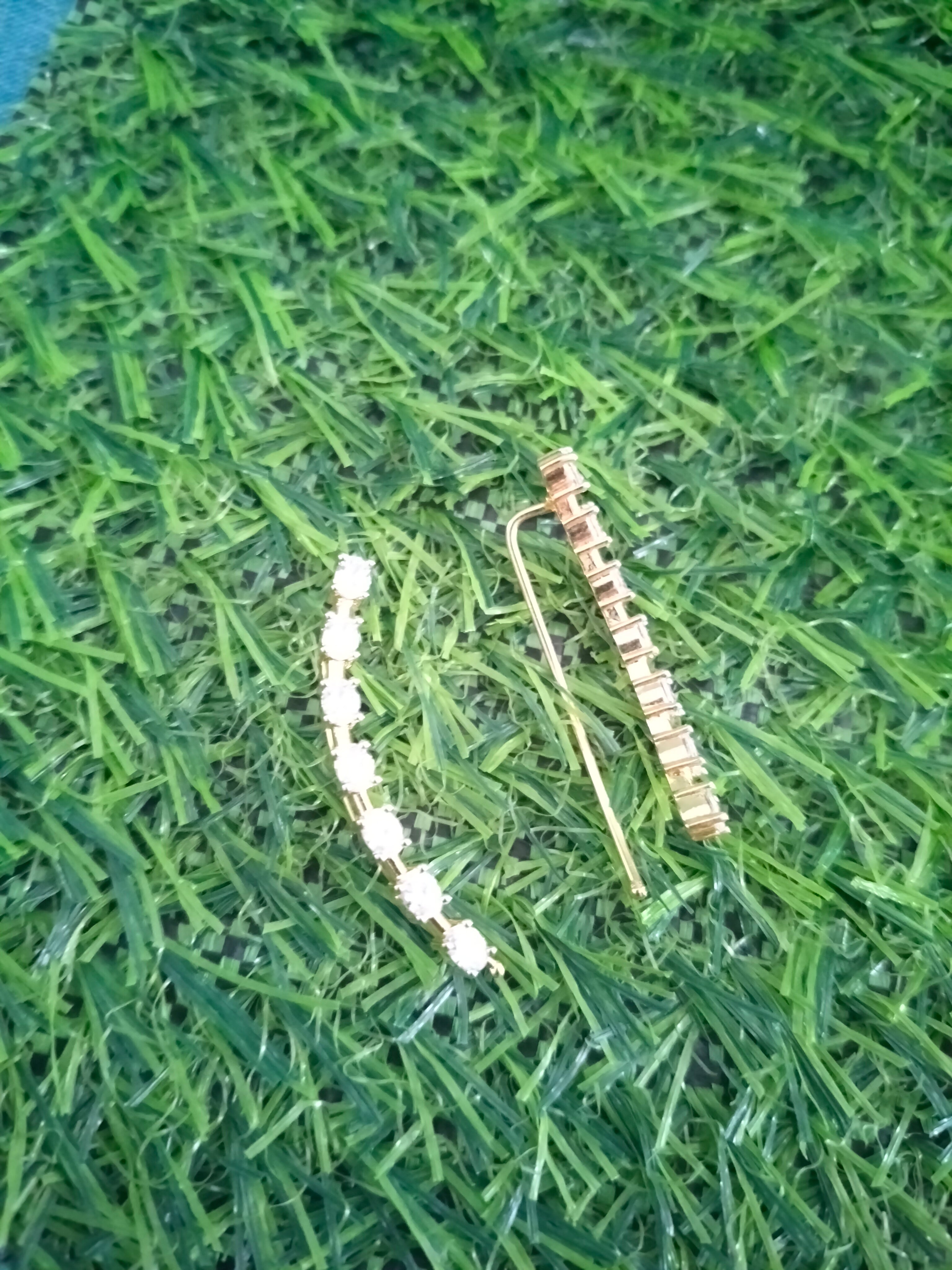 Ear cuffs (1 pair)